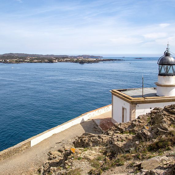 Faro de Cala Nans